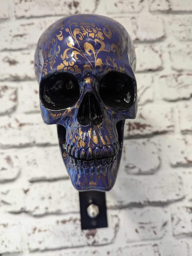 🏴☠️Motorcycle helmet and jacket skull holder🎁