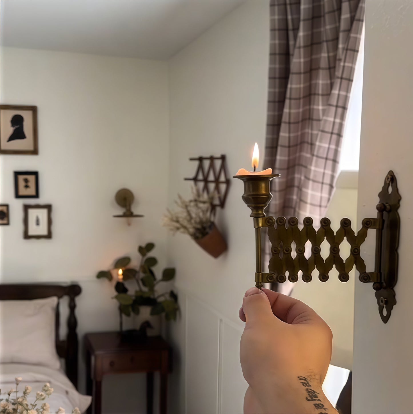đ„Extending Taper Candle Holder