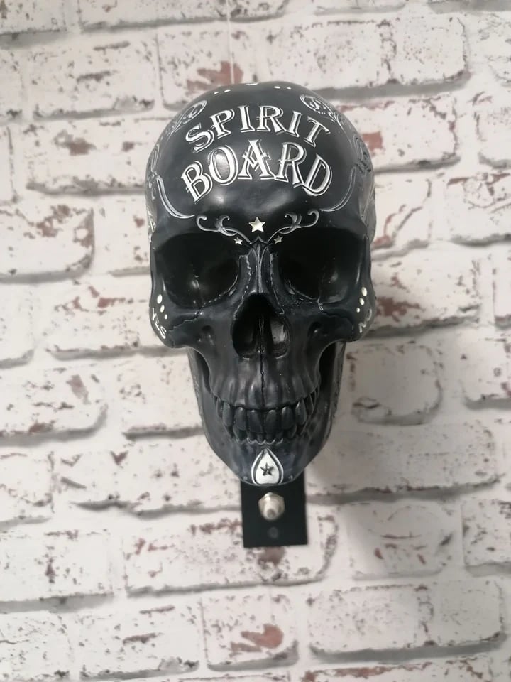 🏴☠️Motorcycle helmet and jacket skull holder🎁