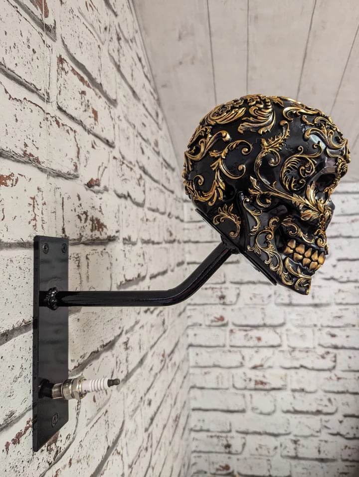 🏴☠️Motorcycle helmet and jacket skull holder🎁