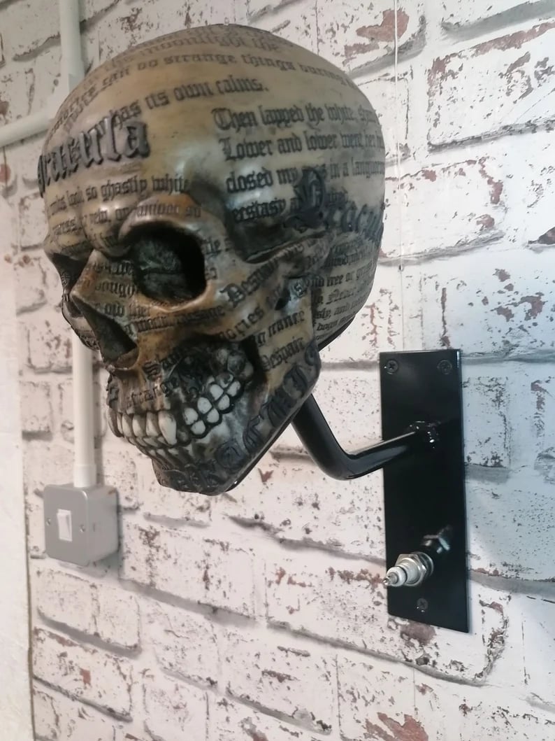 🏴☠️Motorcycle helmet and jacket skull holder🎁