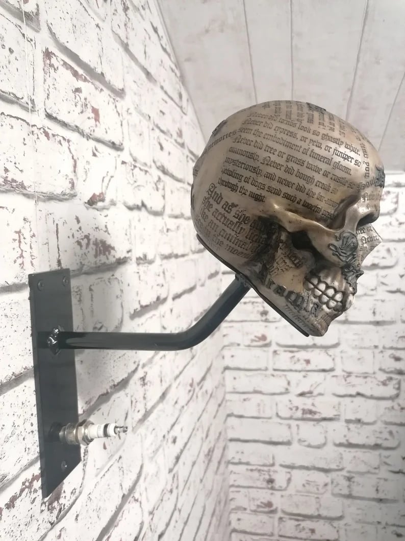 🏴☠️Motorcycle helmet and jacket skull holder🎁