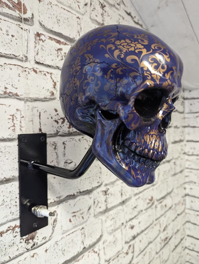 🏴☠️Motorcycle helmet and jacket skull holder🎁