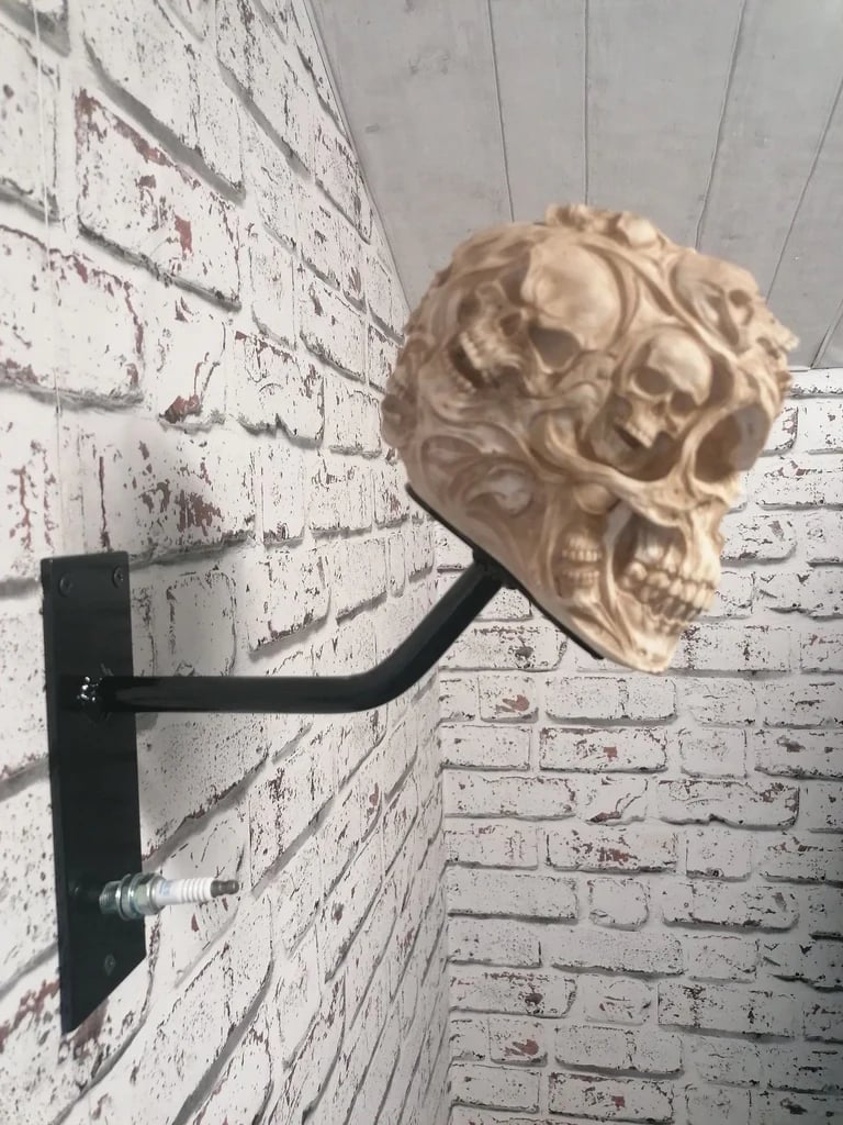 🏴☠️Motorcycle helmet and jacket skull holder🎁