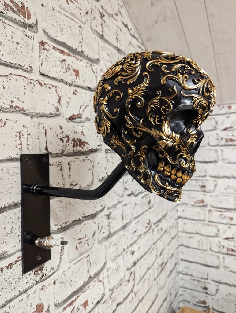 🏴☠️Motorcycle helmet and jacket skull holder🎁