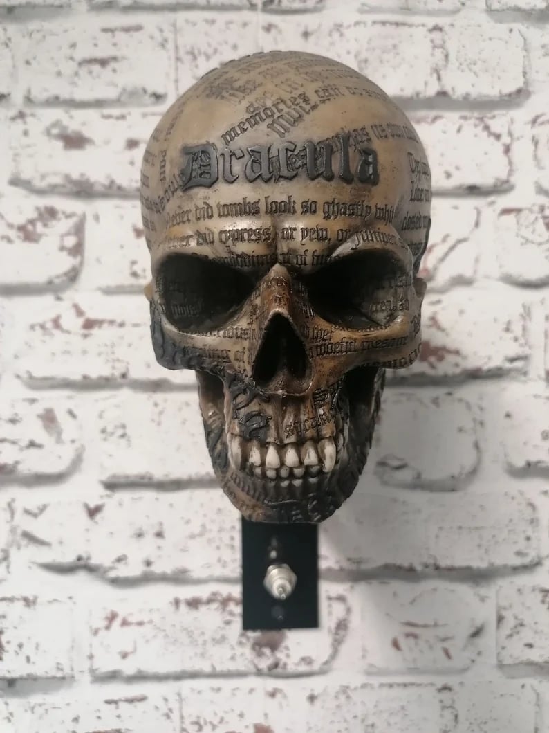 🏴☠️Motorcycle helmet and jacket skull holder🎁