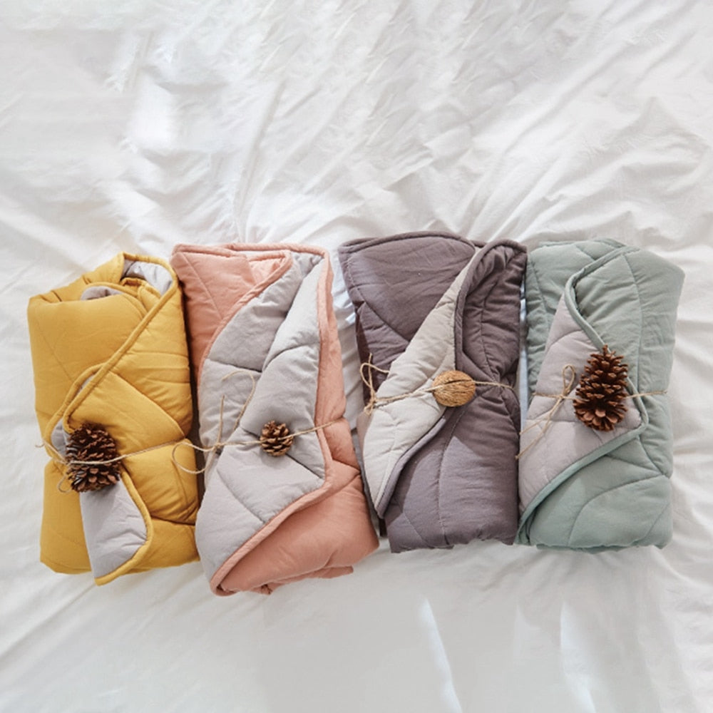 Sleep in Nature's Embrace: Leaf-Shaped Soft Bed Mat