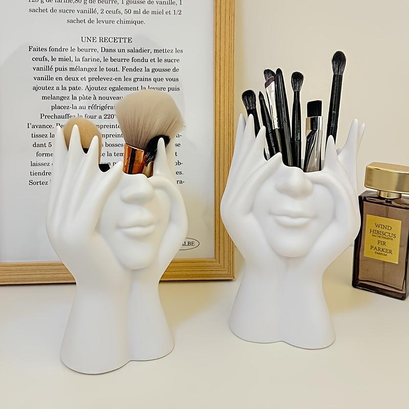 Creative hand-shaped makeup brush holder  flower stand🎁