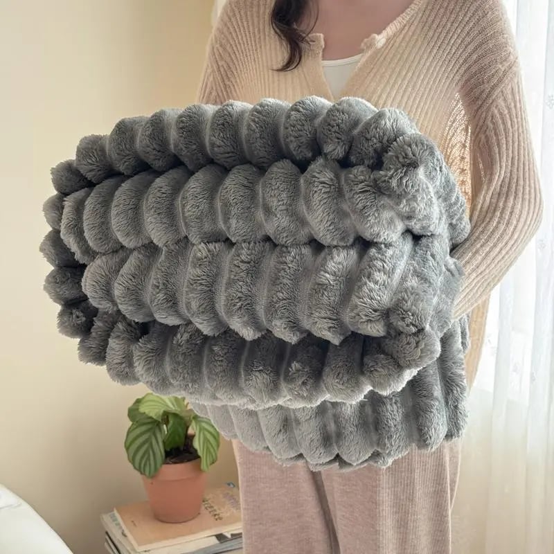 [🔥Final 24-hour Preferential Deal🔥]🎄Popular thickened rabbit plush nap blanket, flannel milk velvet cover blanket