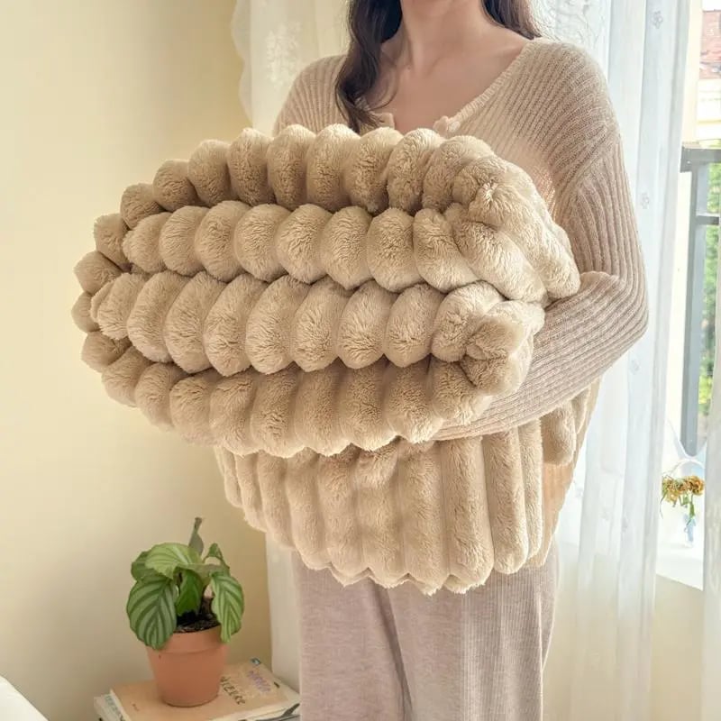 [🔥Final 24-hour Preferential Deal🔥]🎄Popular thickened rabbit plush nap blanket, flannel milk velvet cover blanket