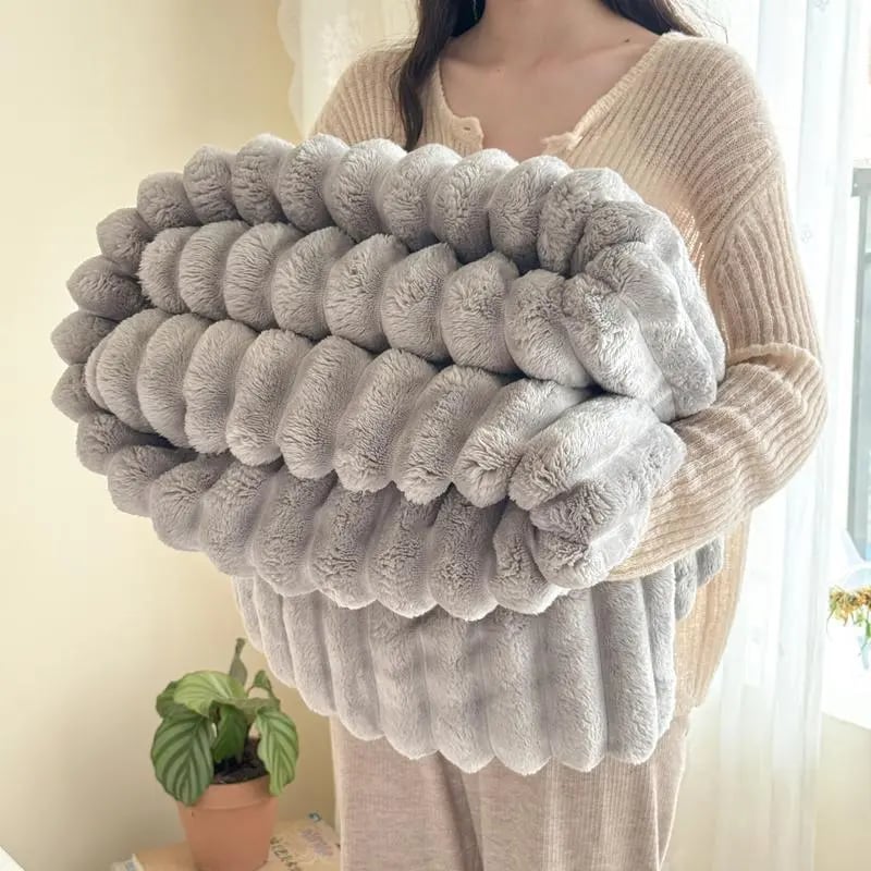 [🔥Final 24-hour Preferential Deal🔥]🎄Popular thickened rabbit plush nap blanket, flannel milk velvet cover blanket